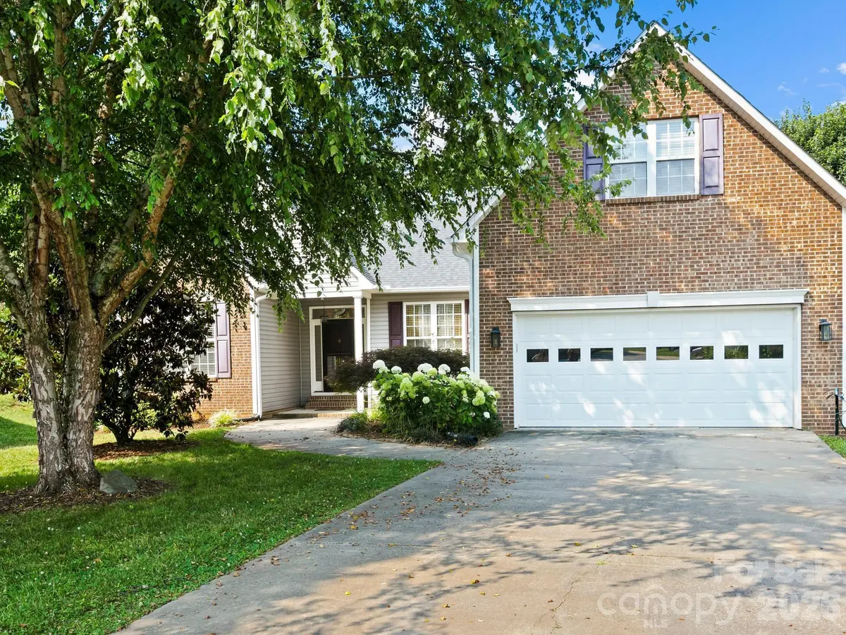 412 Silo DR, Asheville, NC 28806