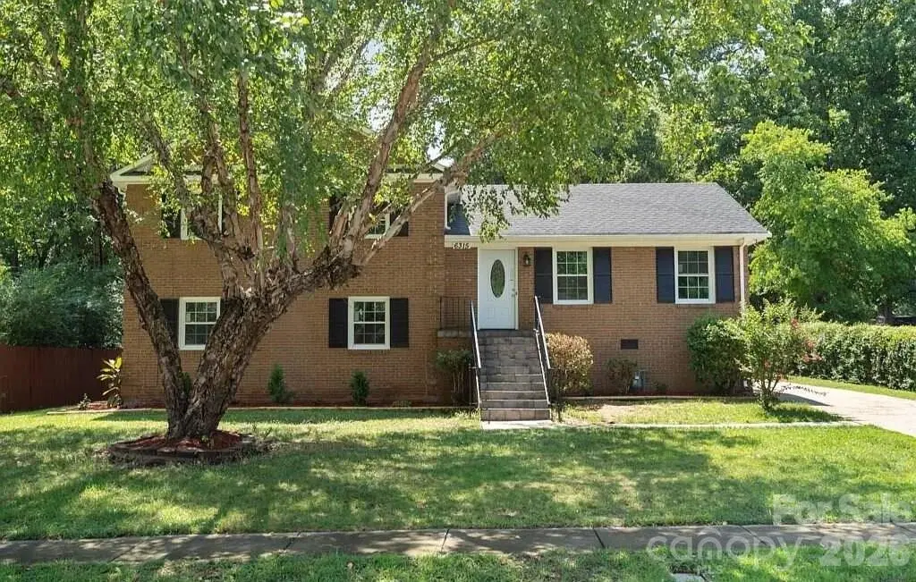 6315 Spring Garden LN, Charlotte, NC 28213