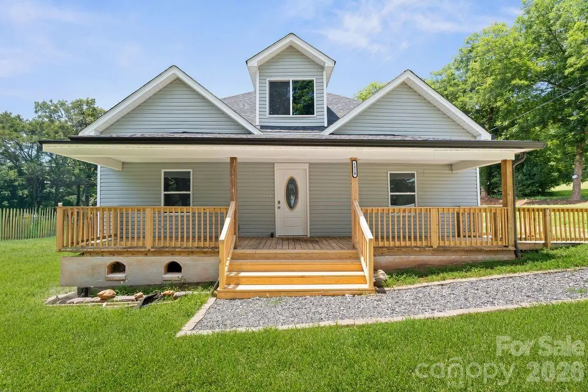 1820 N Hewitt AVE, Newton, NC 28658