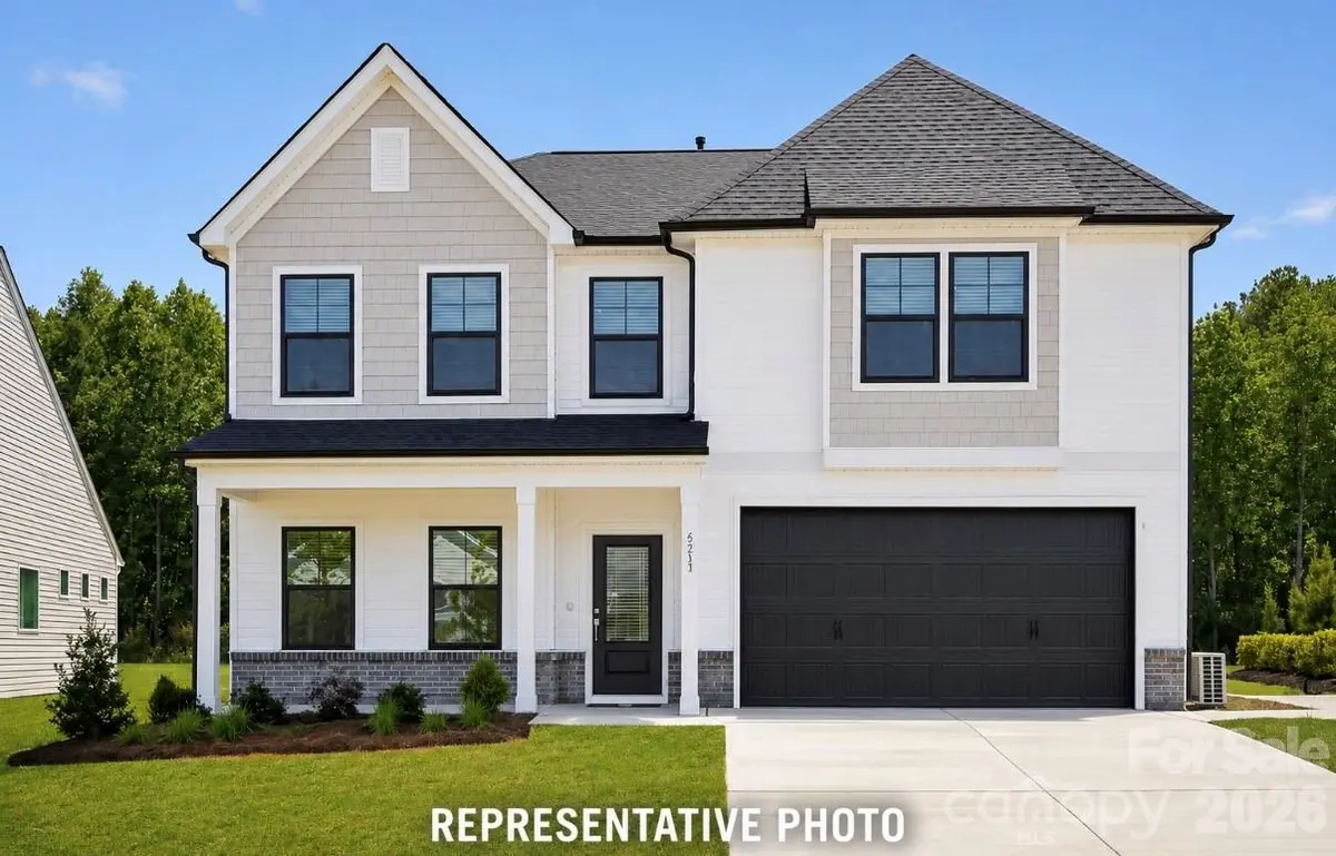 1404 Bansal DR, Charlotte, NC 28215