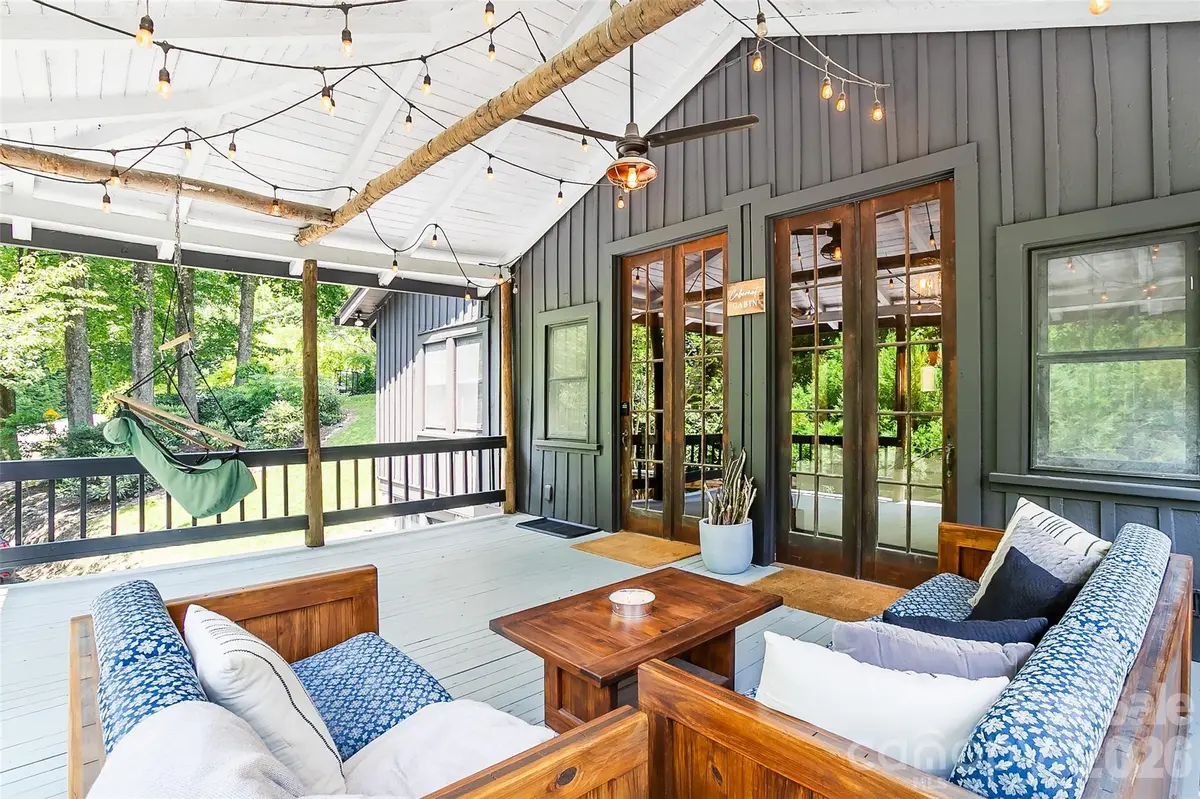 150 Indian Cave Park RD, Hendersonville, NC 28739