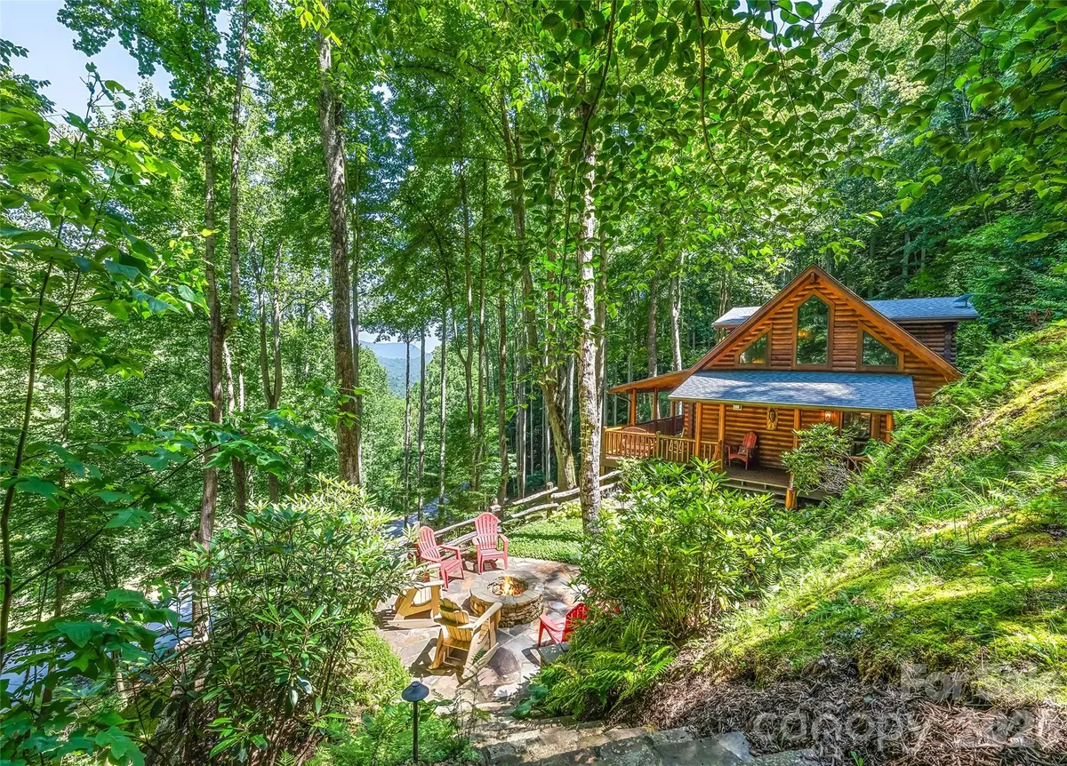 26 Tawodi TRL, Maggie Valley, NC 28751