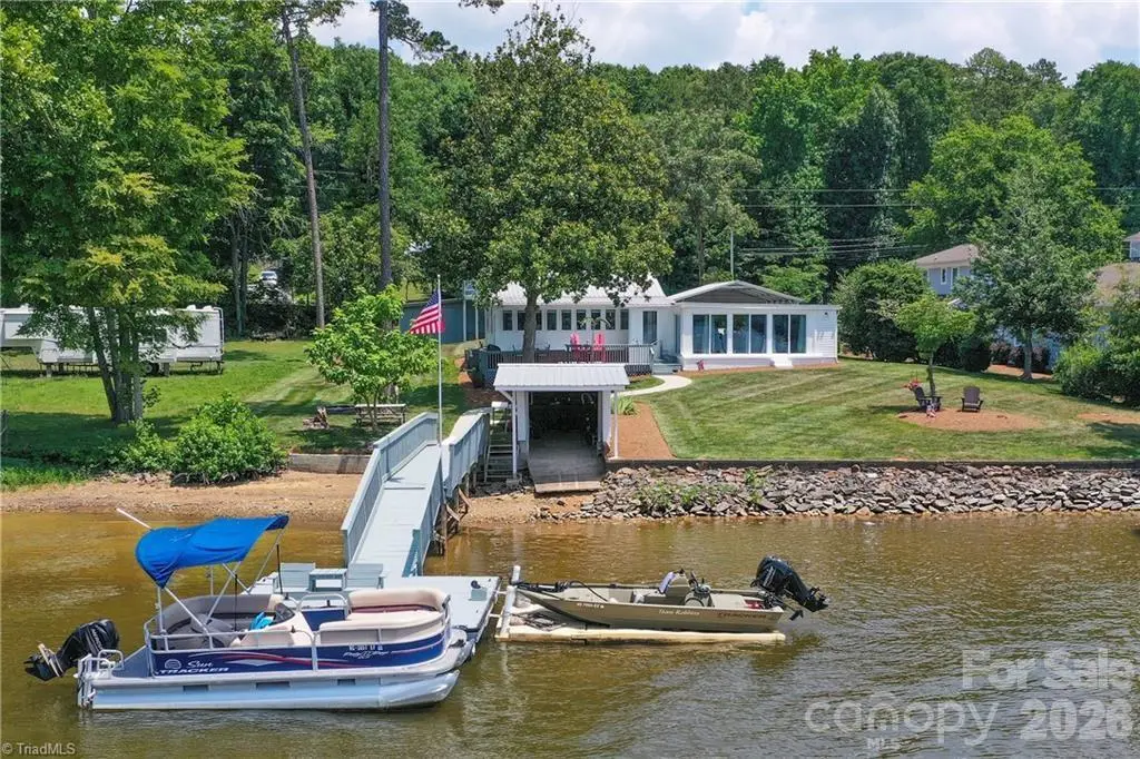 2113 Warf RD, Lexington, NC 27292