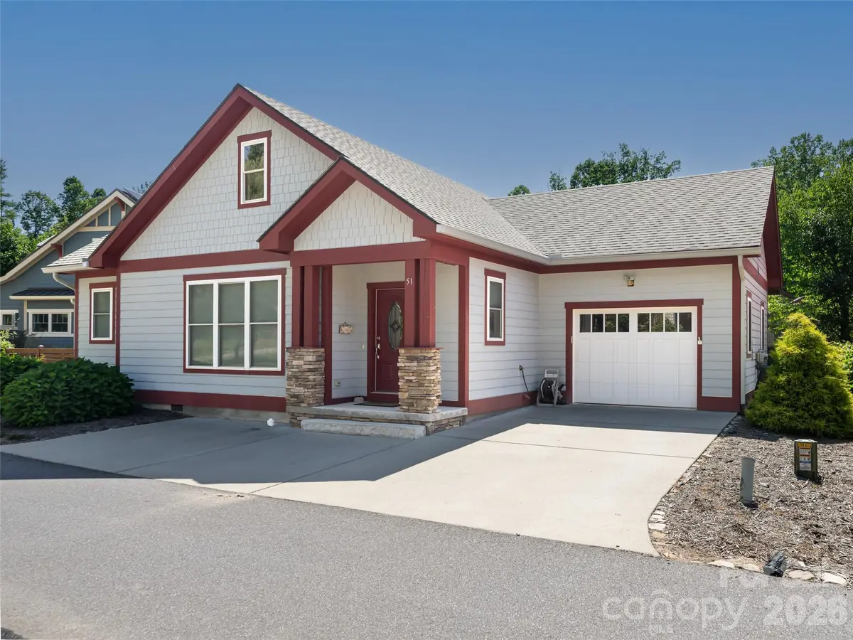 51 Verde DR, Asheville, NC 28806