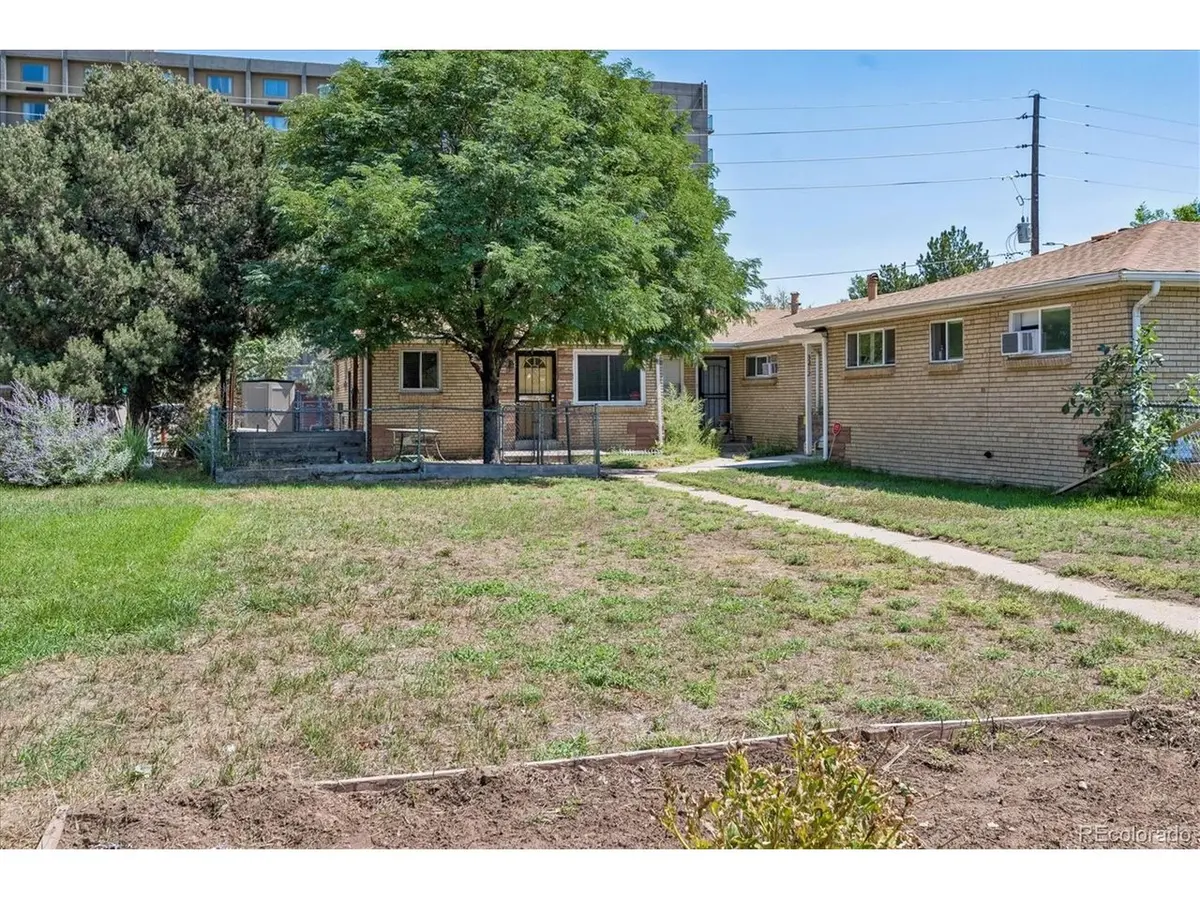 3216 Pontiac, Denver, CO 80207