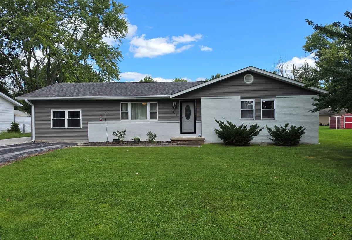 346 Woodland DR, Salem, IL 62881