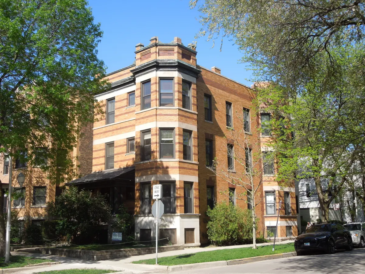 3501 N JANSSEN AVE #1, Chicago, IL 60657