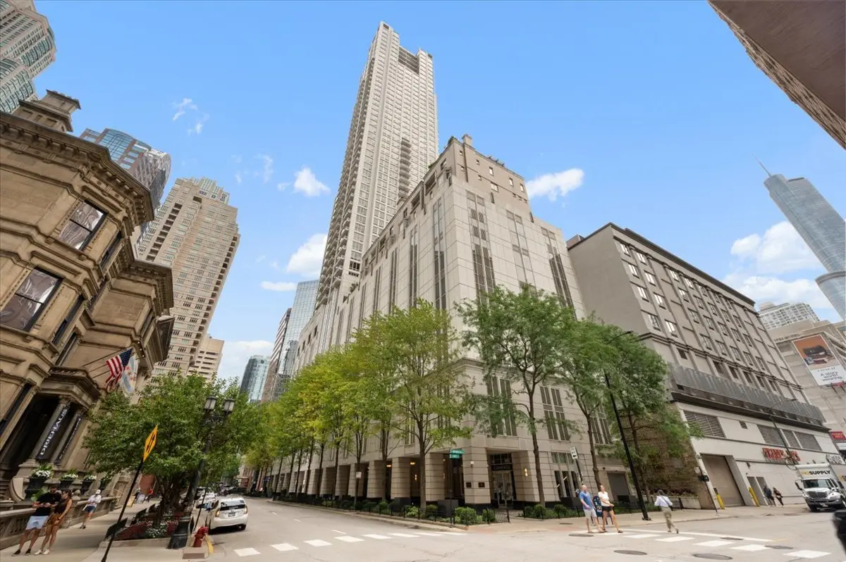 55 E Erie ST #3701, Chicago, IL 60611