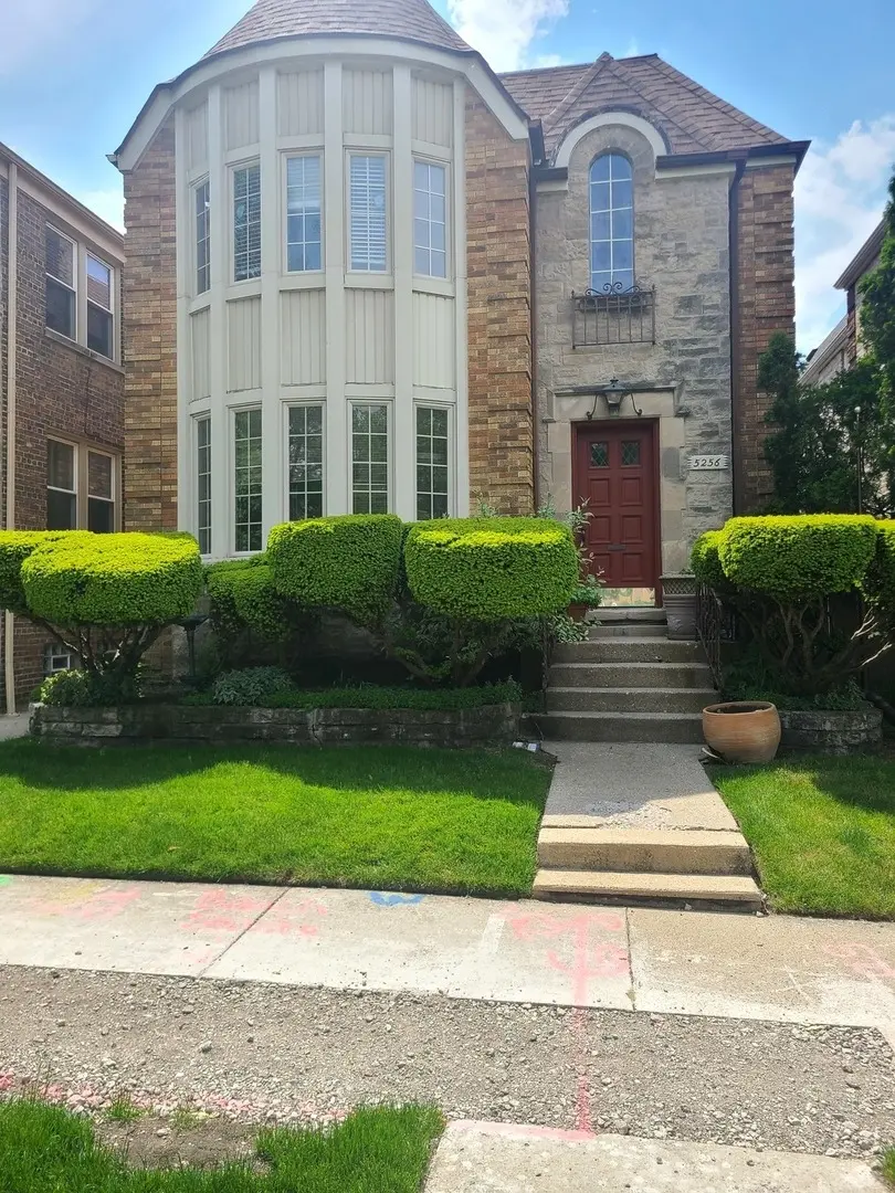 5256 N Virginia AVE #2, Chicago, IL 60625