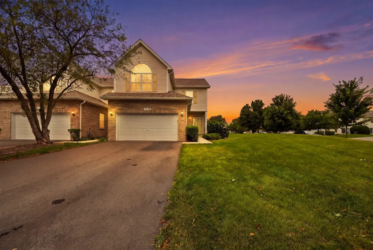 1114 Coventry LN, Bolingbrook, IL 60440