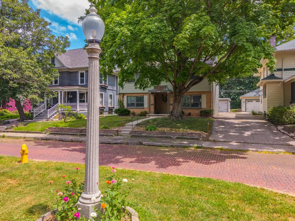 45 Whites PL, Bloomington, IL 61701