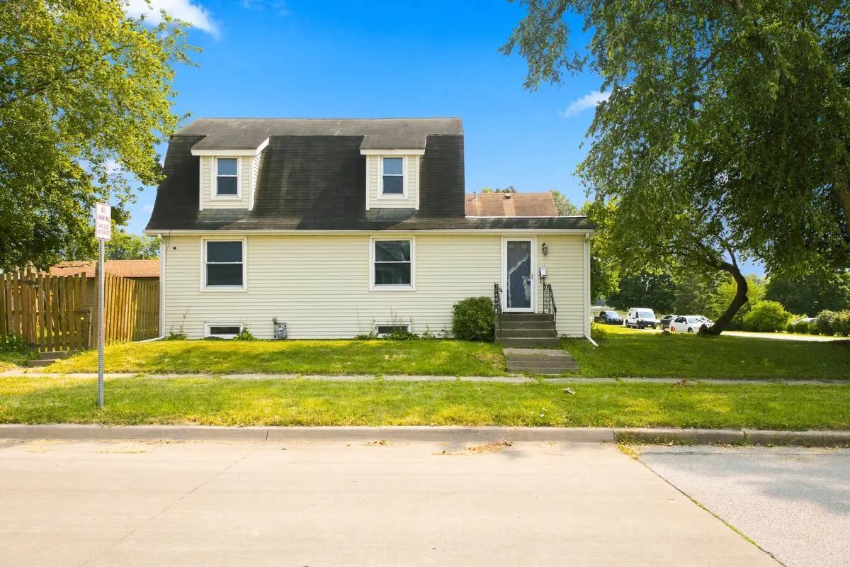 2306 19TH AVE, Moline, IL 61265