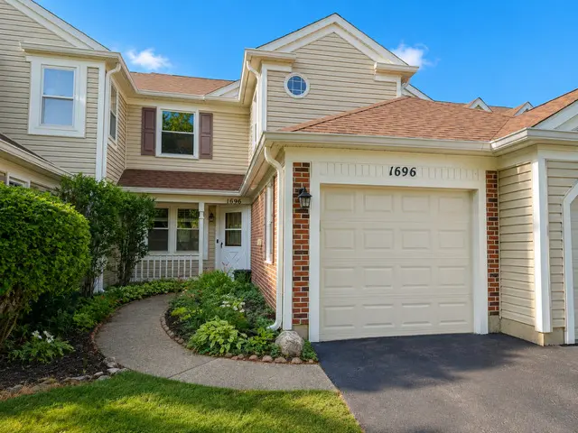 1696 Vermont DR, Elk Grove Village, IL 60007
