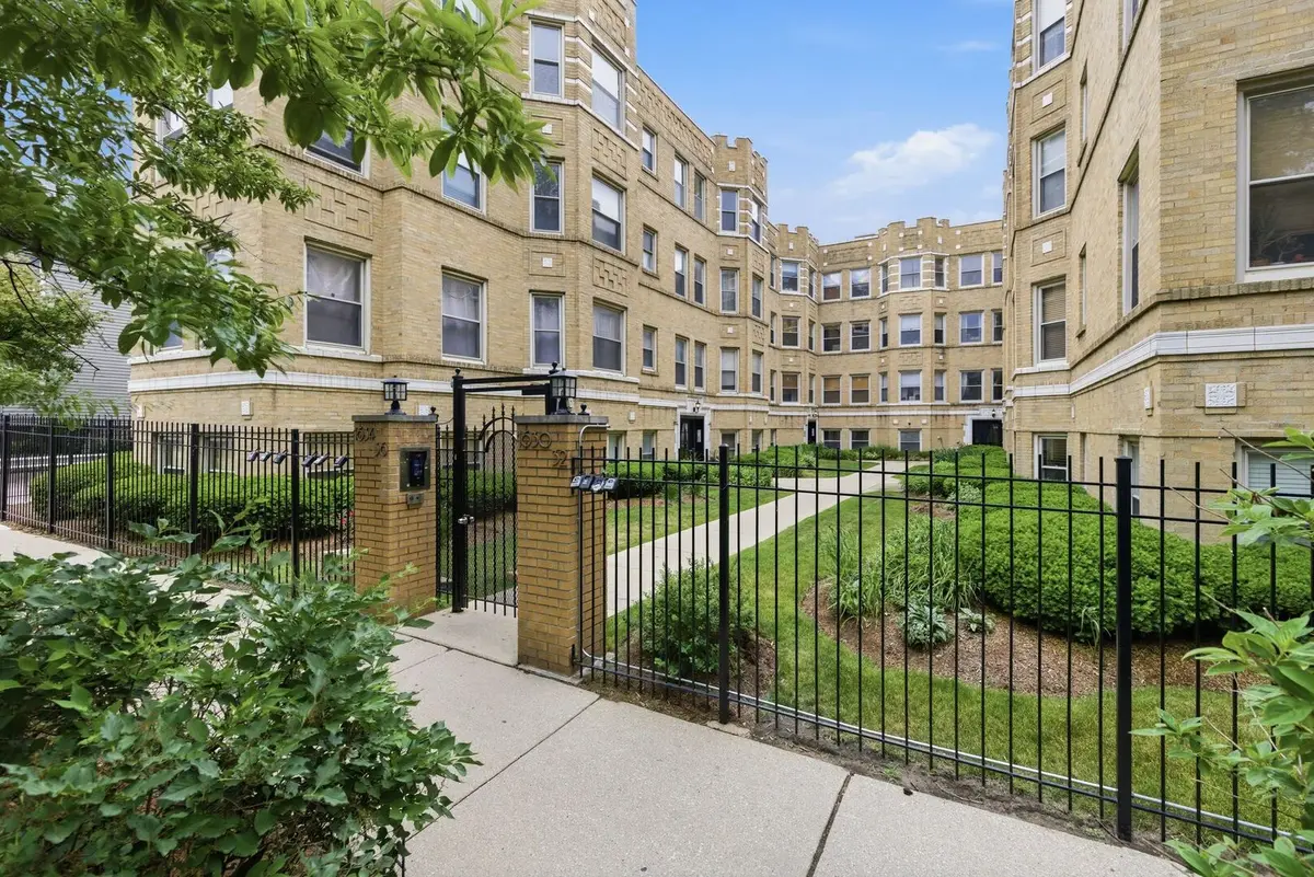 1634 W Columbia AVE #1N, Chicago, IL 60626
