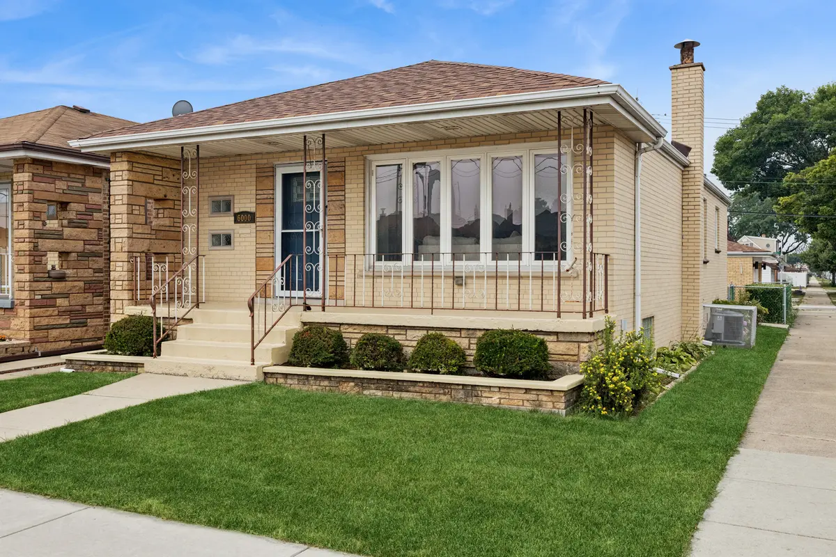 6000 S Narragansett AVE, Chicago, IL 60638