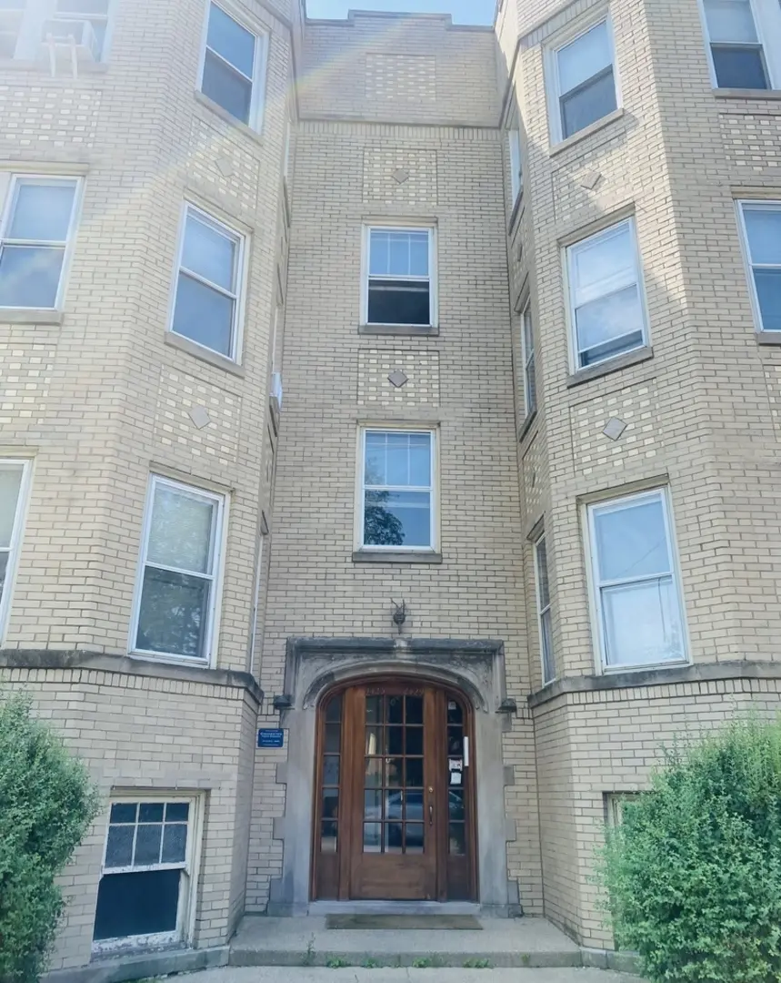 2429 W Foster AVE #2, Chicago, IL 60625