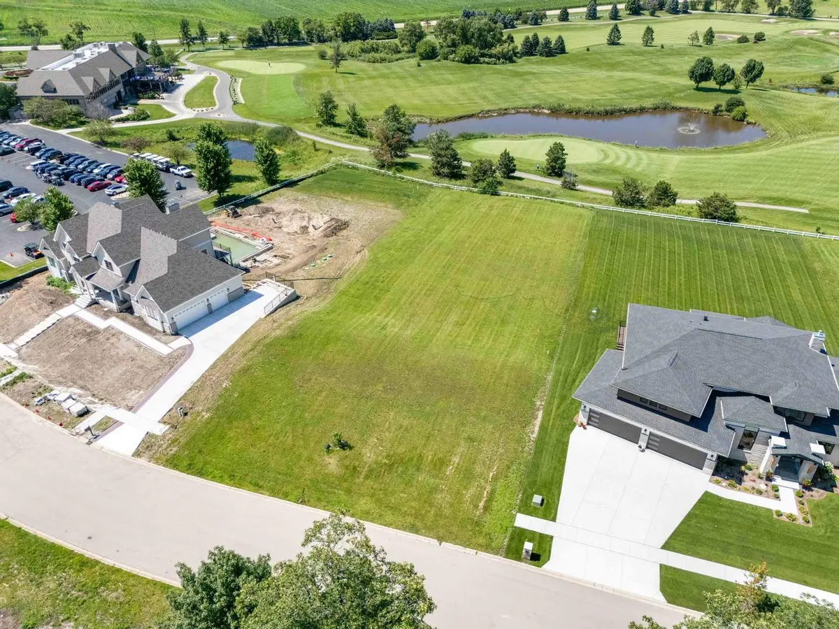 7629 Clubhouse DR, Yorkville, IL 60560