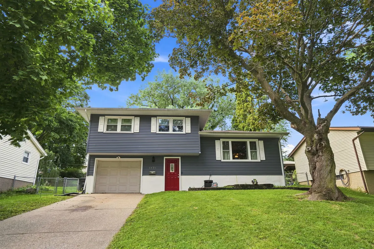 1426 25TH ST, Bettendorf, IA 52722