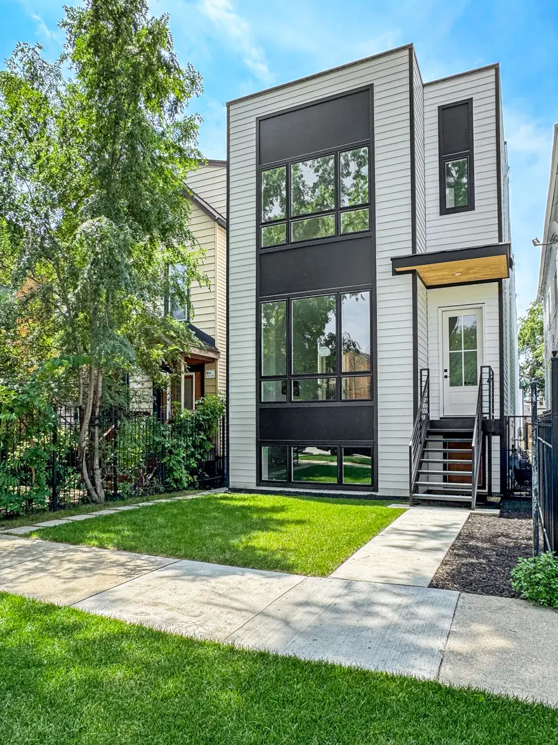 1728 N Sawyer AVE #Front, Chicago, IL 60647