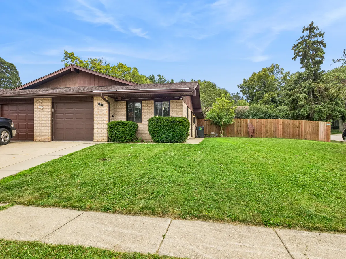 131 Innsbrook DR, Streamwood, IL 60107