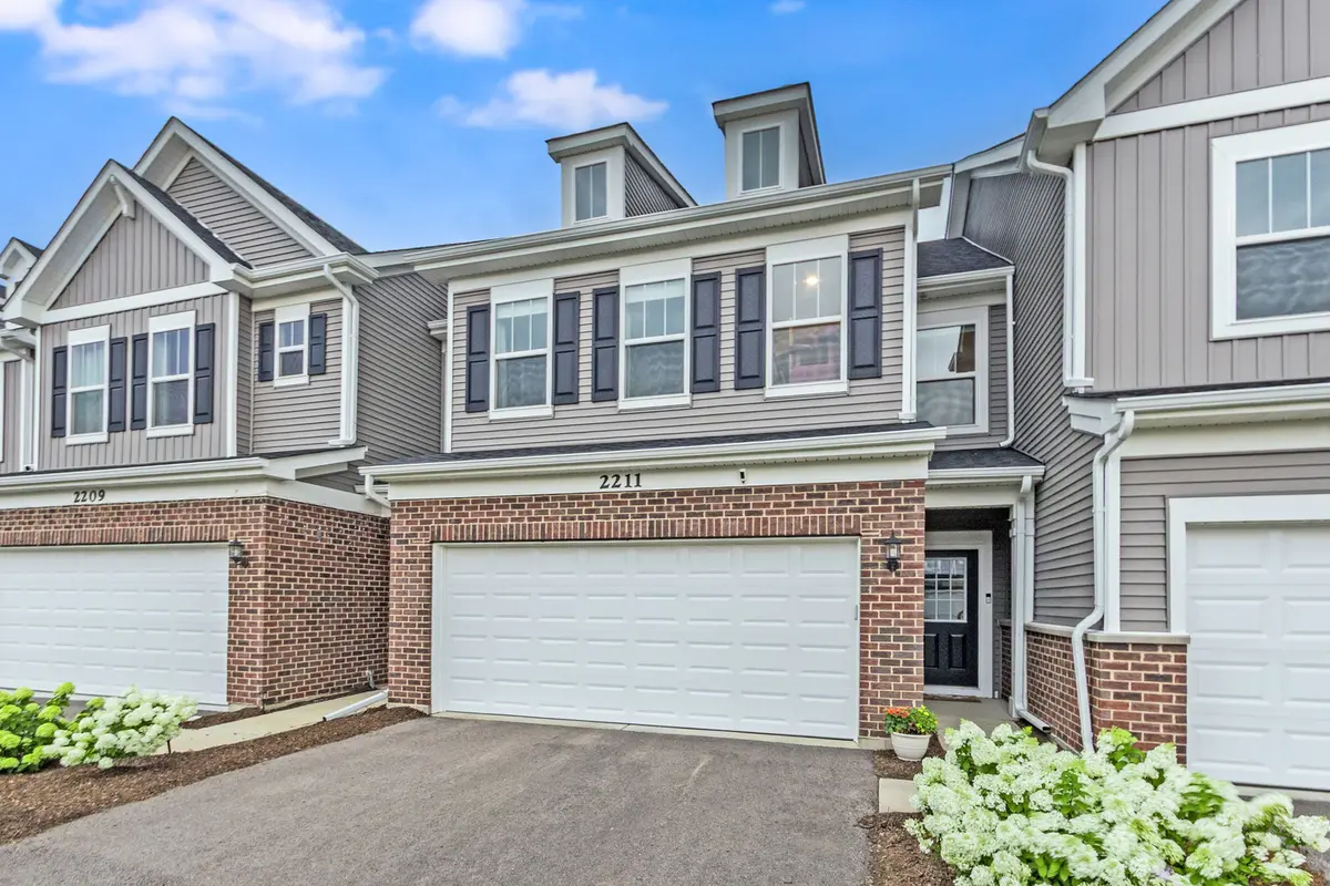 2211 Horseshoe CIR, Naperville, IL 60564
