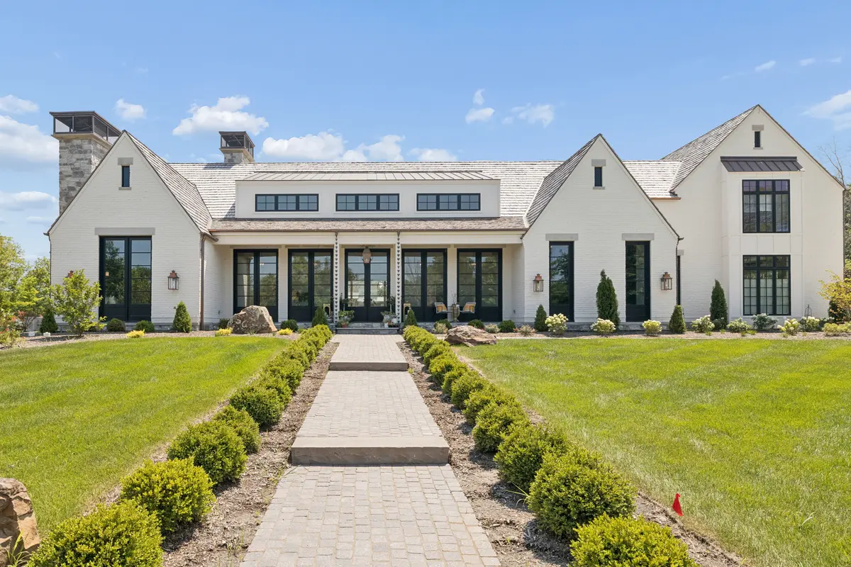 82 Lawndale CT, Frankfort, IL 60423