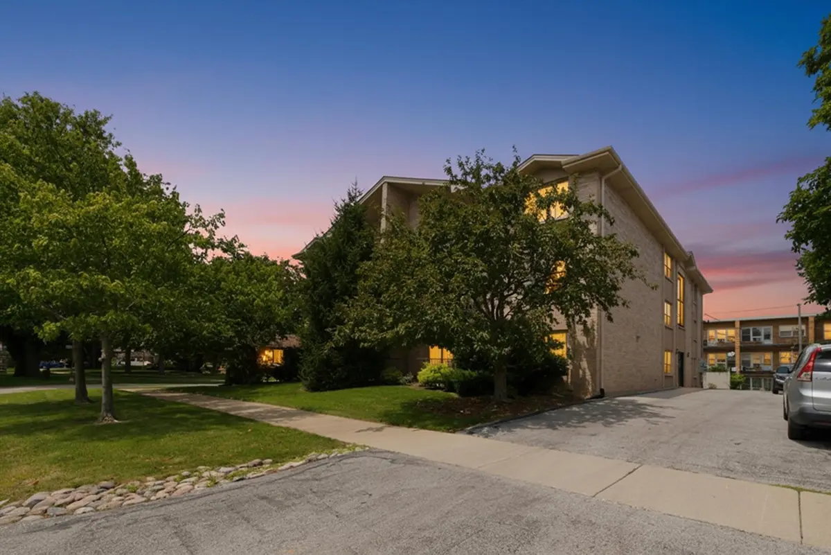 4020 W 105th ST #3E, Oak Lawn, IL 60453