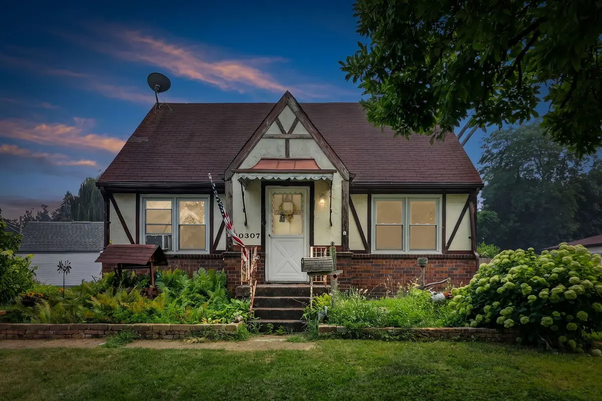 10307 Dickens AVE, Melrose Park, IL 60164
