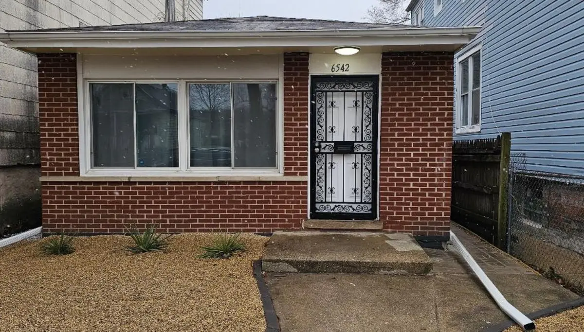 6542 S Carpenter ST, Chicago, IL 60621
