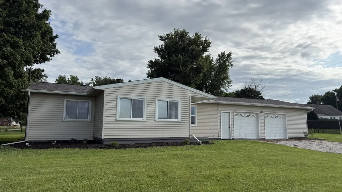 716 E Rt 71 HWY, Standard, IL 61363