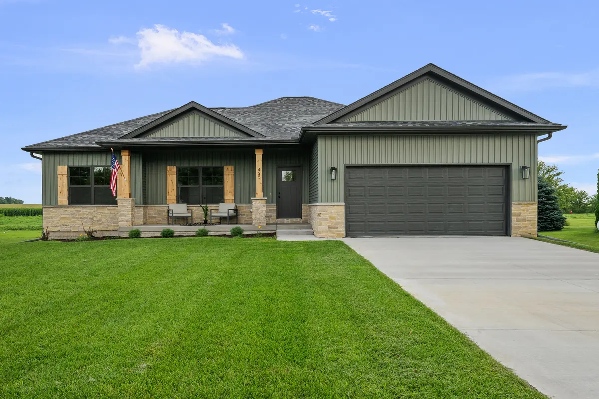 455 Rhonda RD, New Liberty, IA 52765