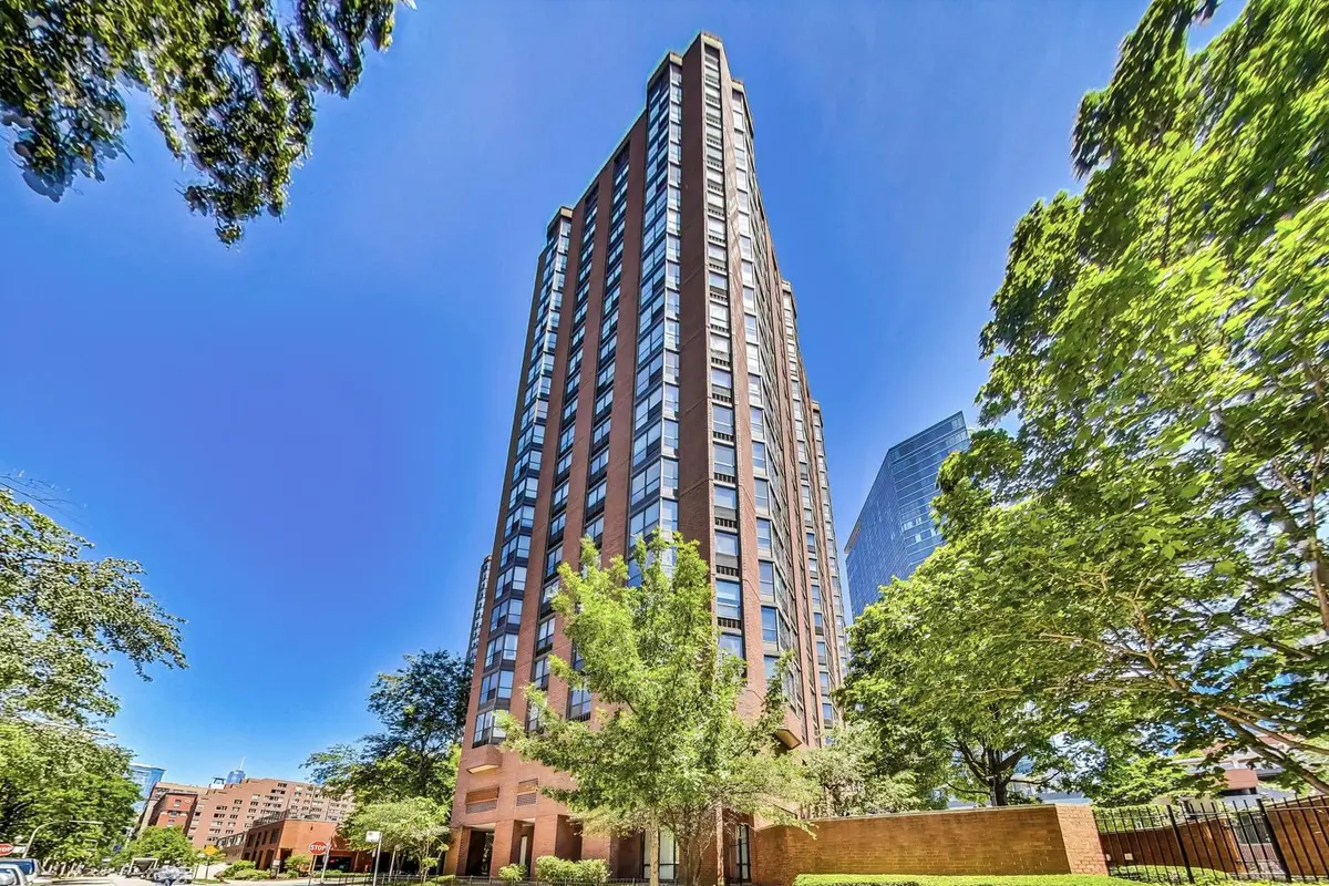 901 S PLYMOUTH CT #303, Chicago, IL 60605