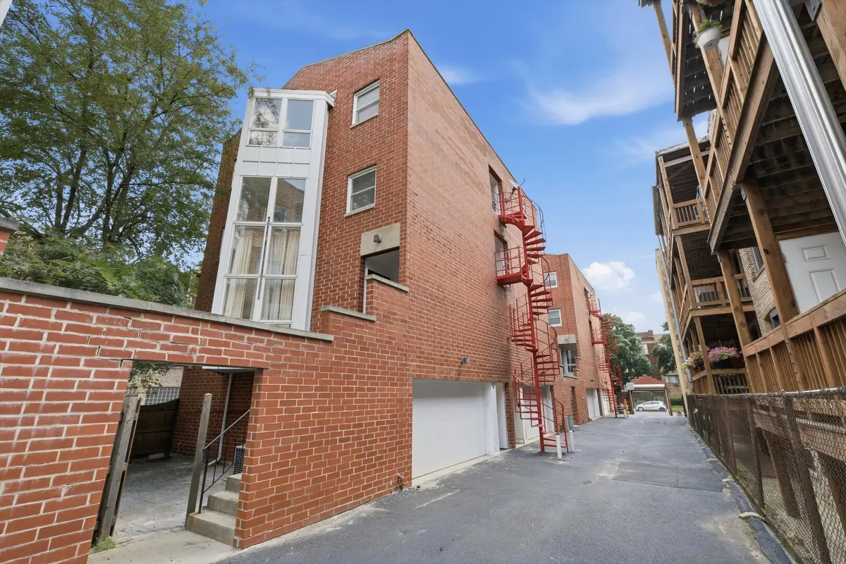 5510 S CORNELL AVE #D, Chicago, IL 60637