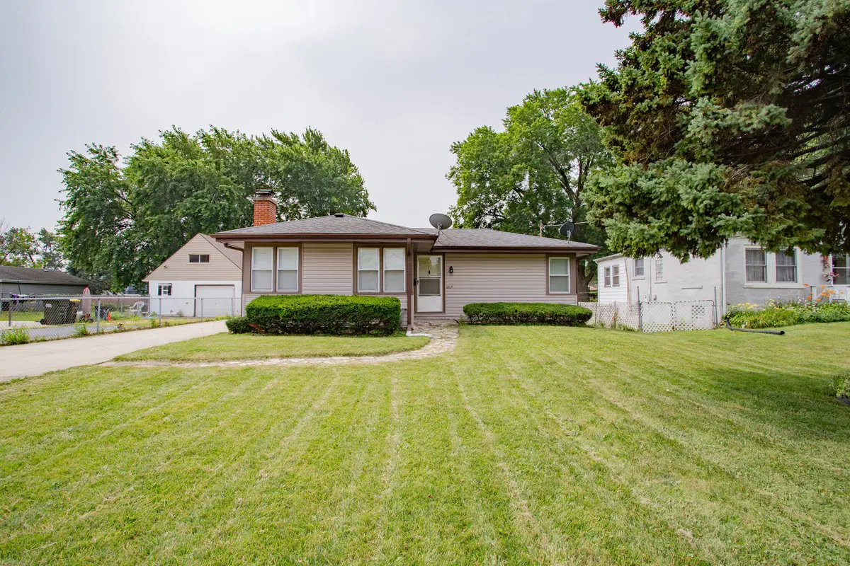 10113 McLean AVE, Melrose Park, IL 60164