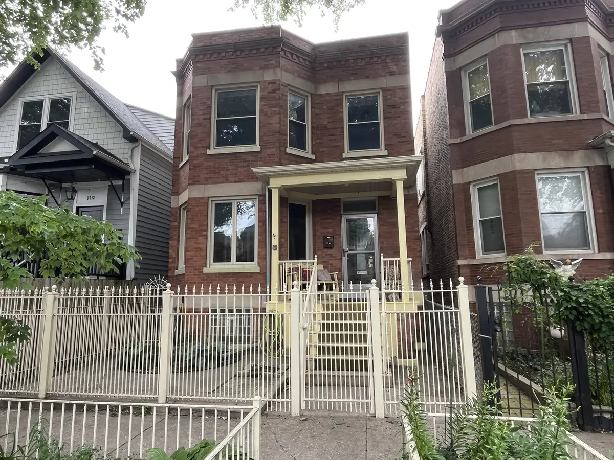 3714 N Hermitage AVE, Chicago, IL 60613