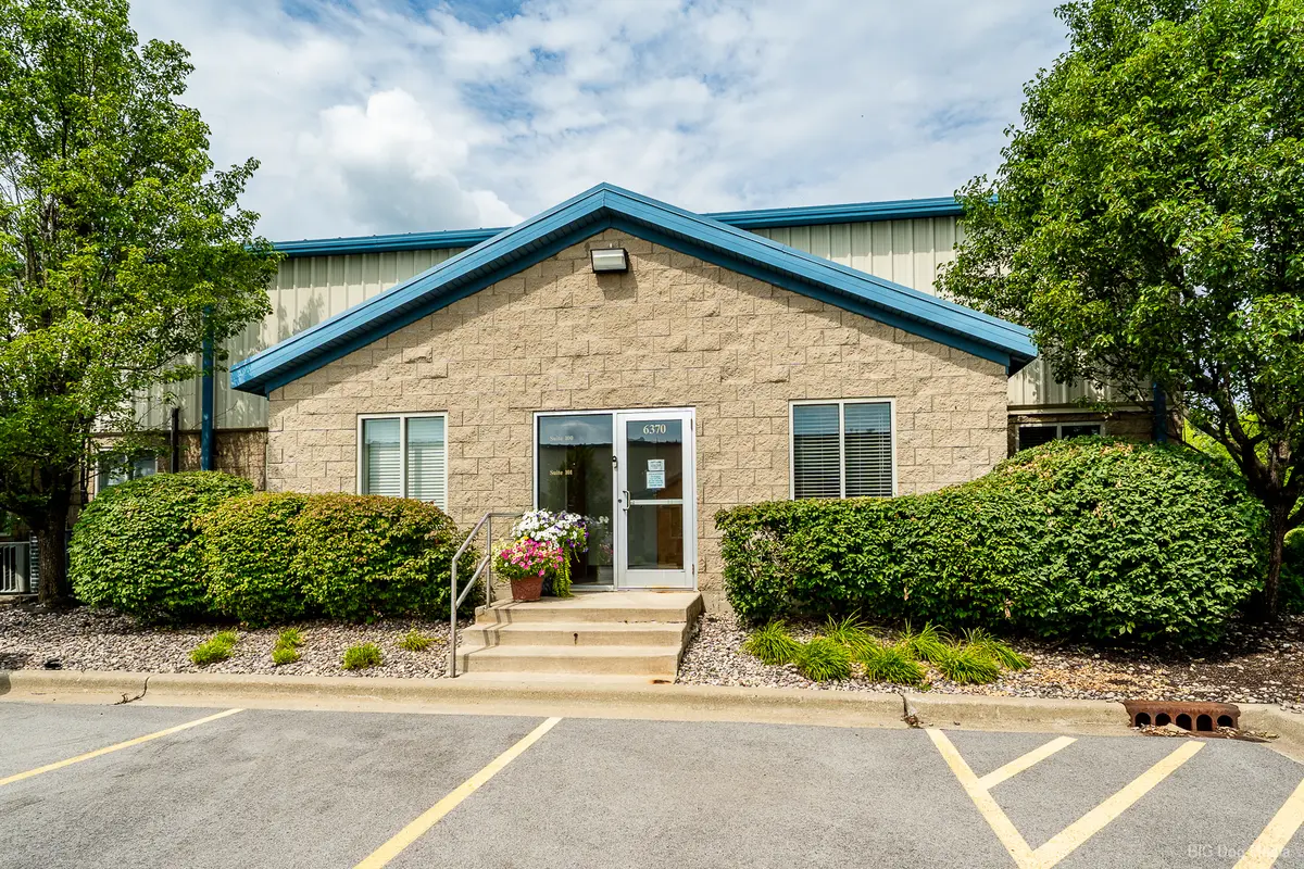 6370 Emerald Pkwy #100-101, Monee, IL 60449