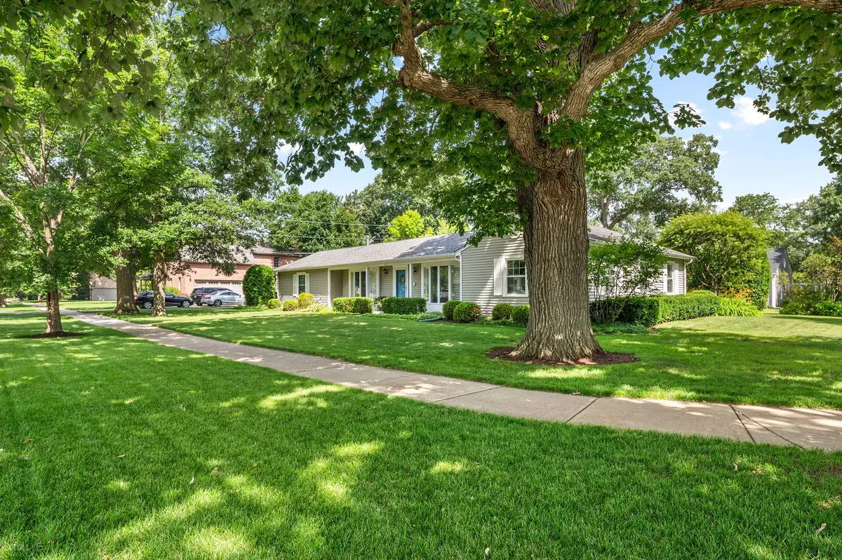 2111 Bosworth LN, Northfield, IL 60093
