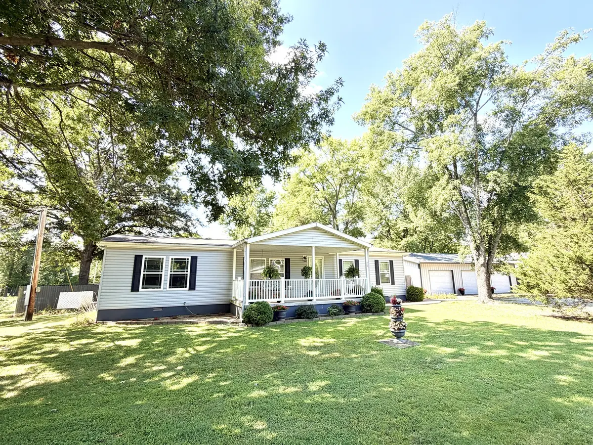 510 E 8th ST, Sandoval, IL 62882