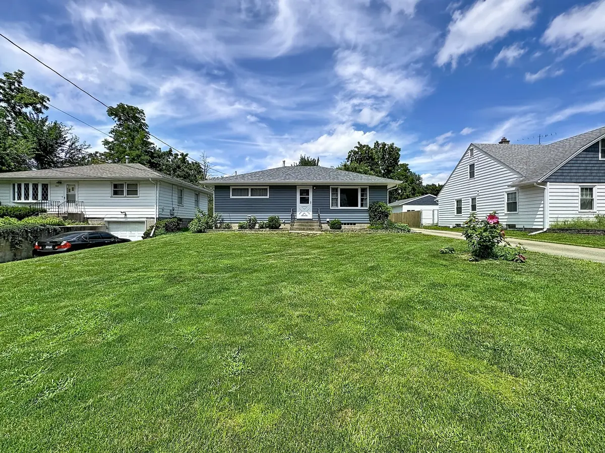 3237 22nd AVE, Rock Island, IL 61201