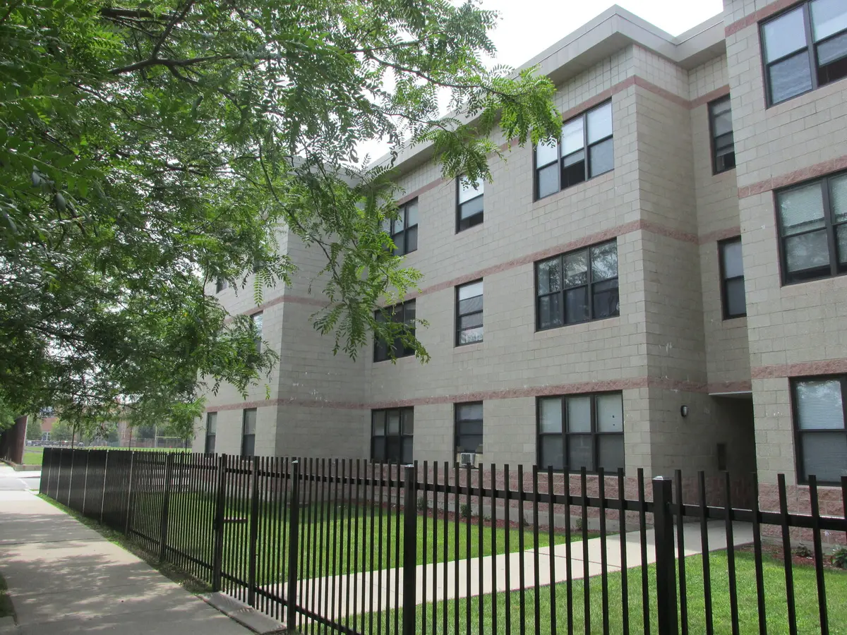 4752 S Wabash AVE #106, Chicago, IL 60615