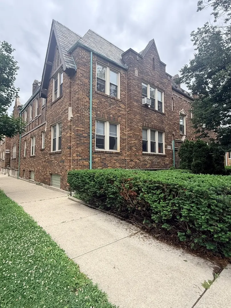 2859 N Kostner AVE #1, Chicago, IL 60641