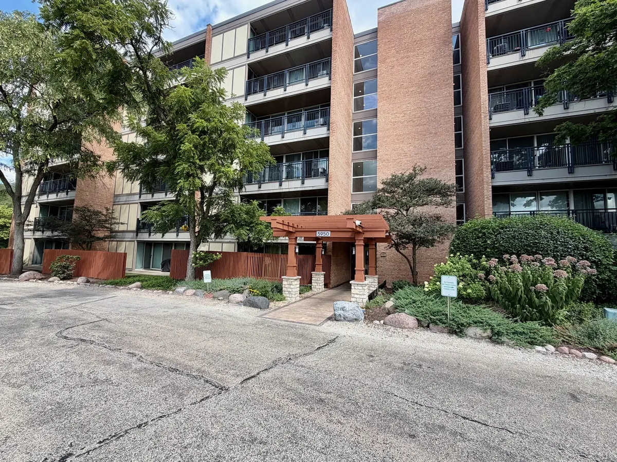 5950 Oakwood DR #3M, Lisle, IL 60532