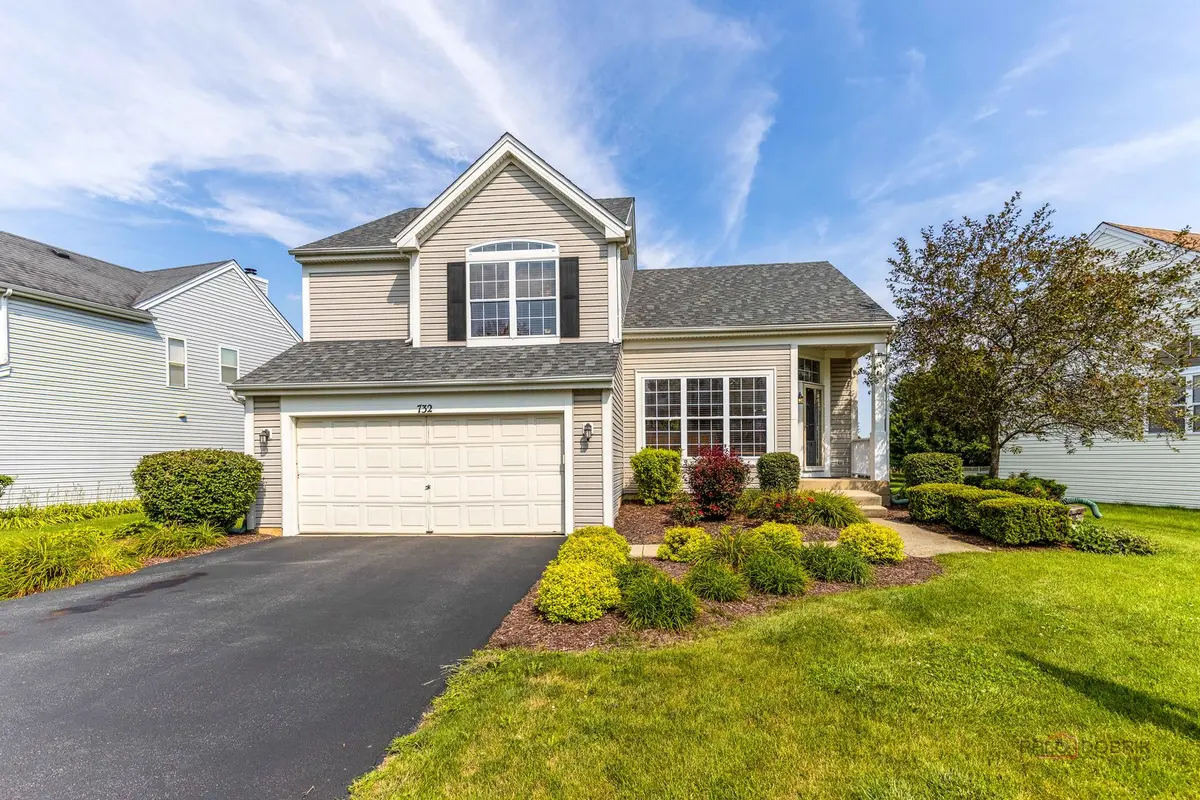 732 Wildflower CIR, Naperville, IL 60540