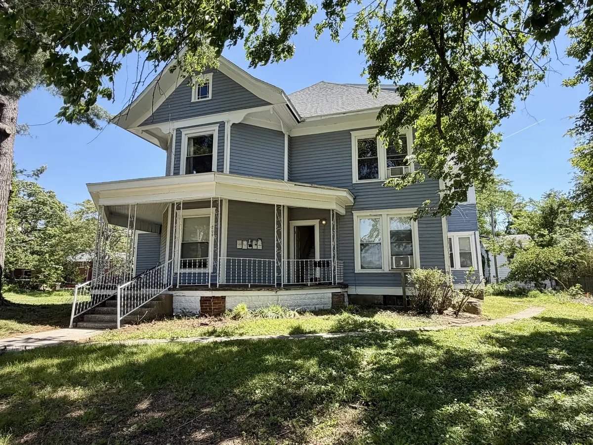 209 N SPRINGER ST, Carbondale, IL 62901