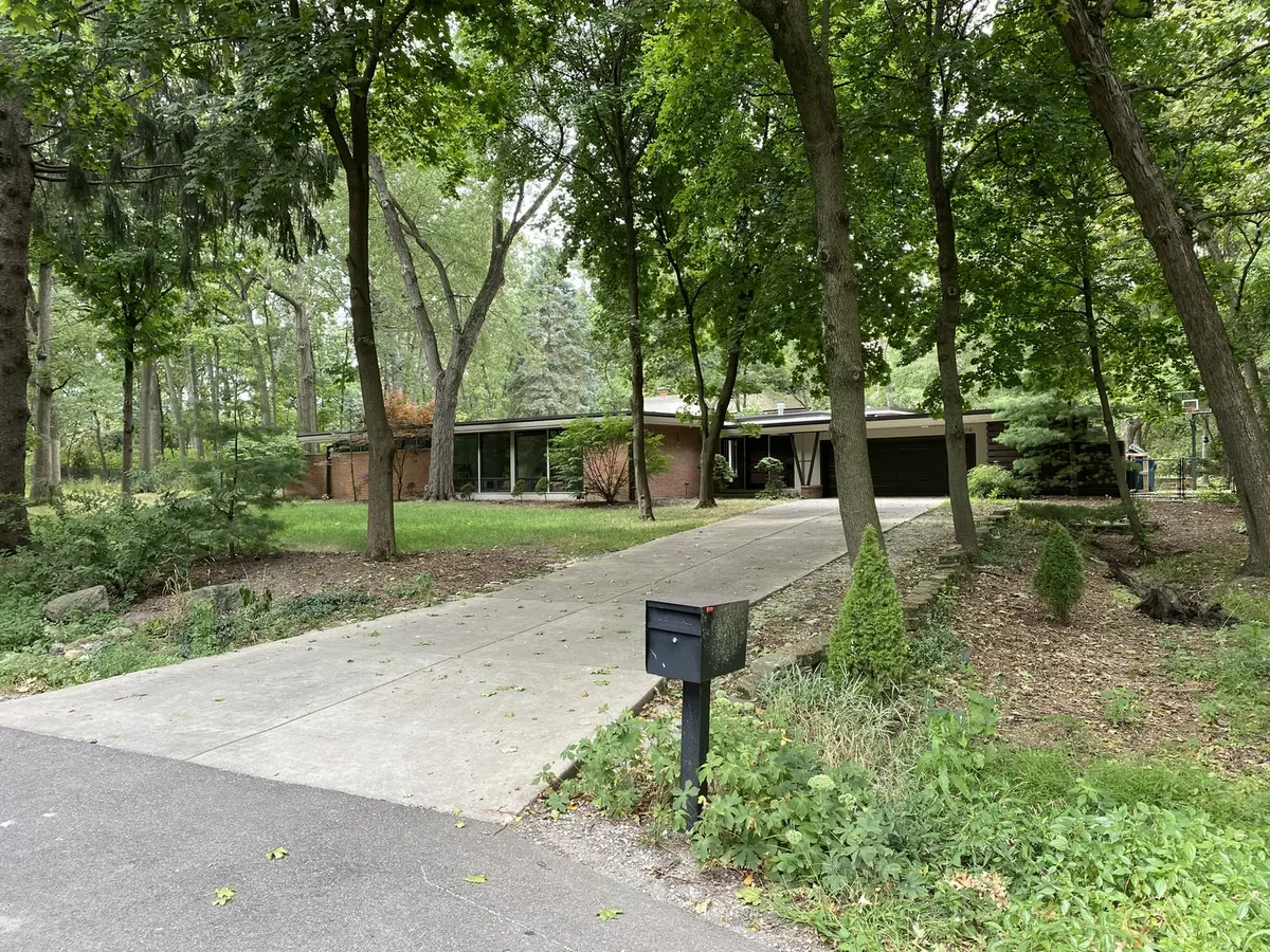 12616 S 83rd AVE, Palos Park, IL 60464