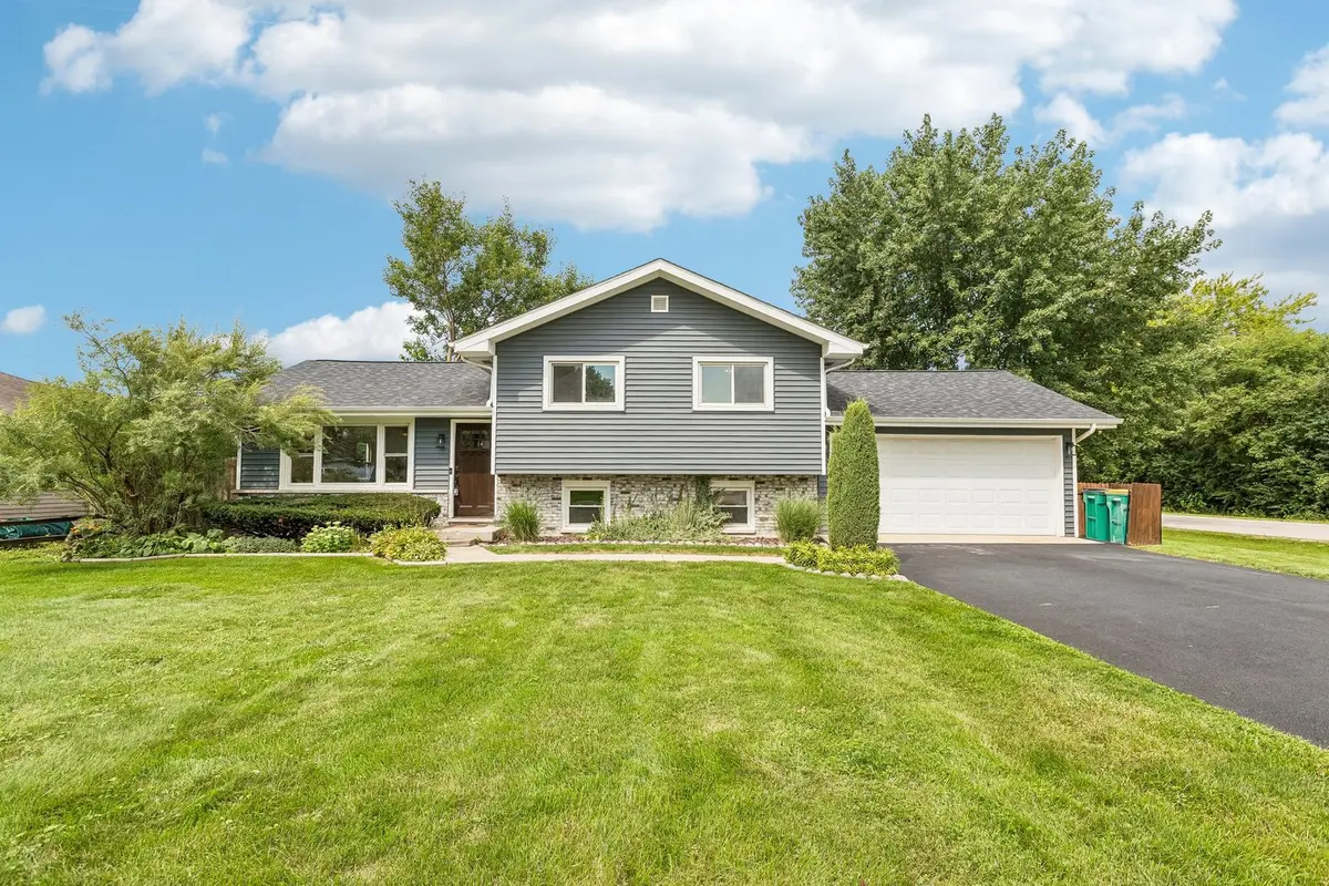 0N210 Prince Crossing RD, West Chicago, IL 60185