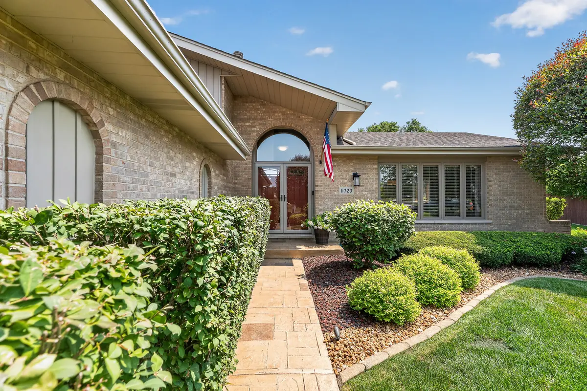 11723 Hidden Brook CT, Orland Park, IL 60467