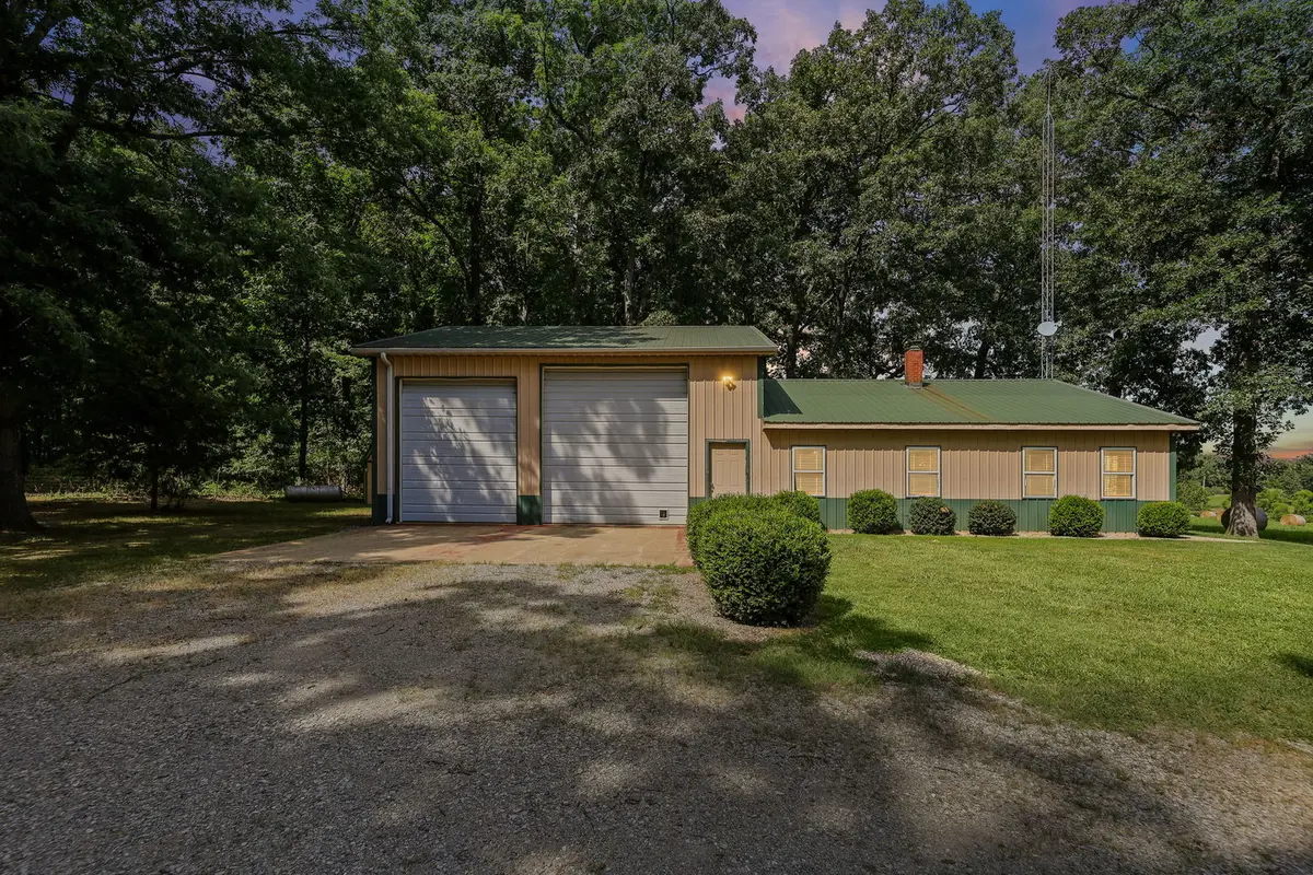 18802 N Moonbeam LN, Mt Vernon, IL 62864