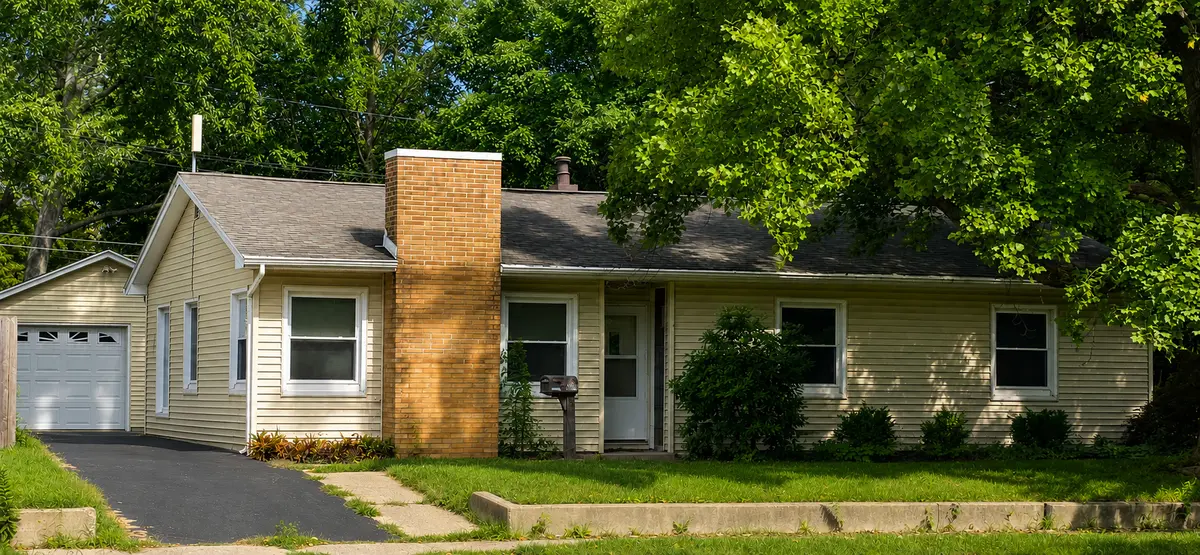 1002 S Mattis AVE, Champaign, IL 61821