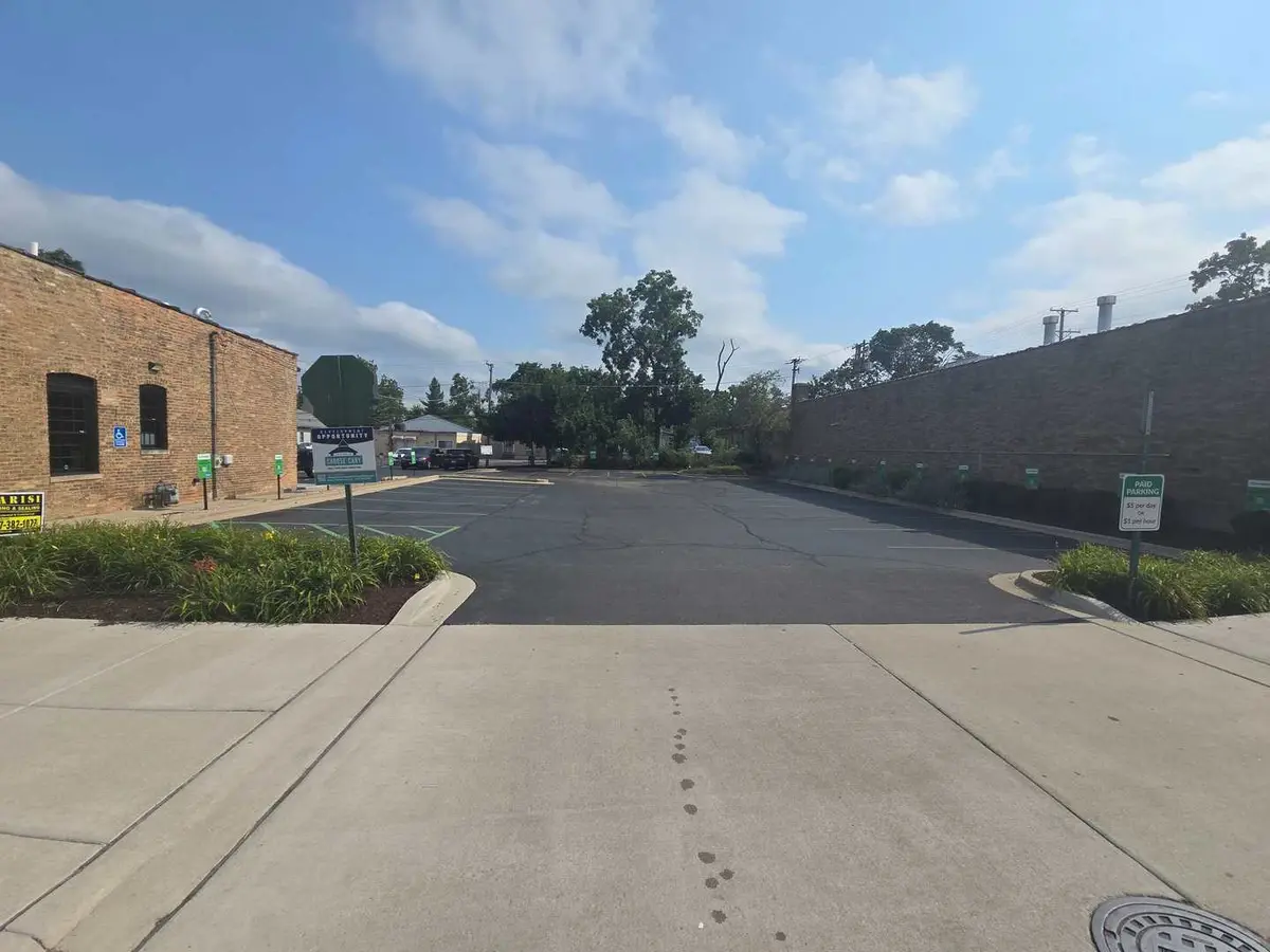 122 W Main ST, Cary, IL 60013